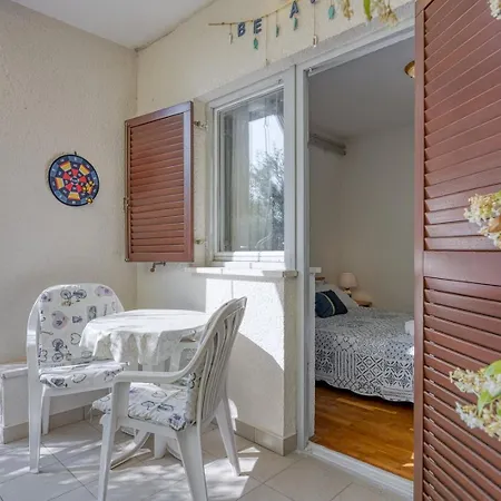 Casa de hóspedes Gina 3*